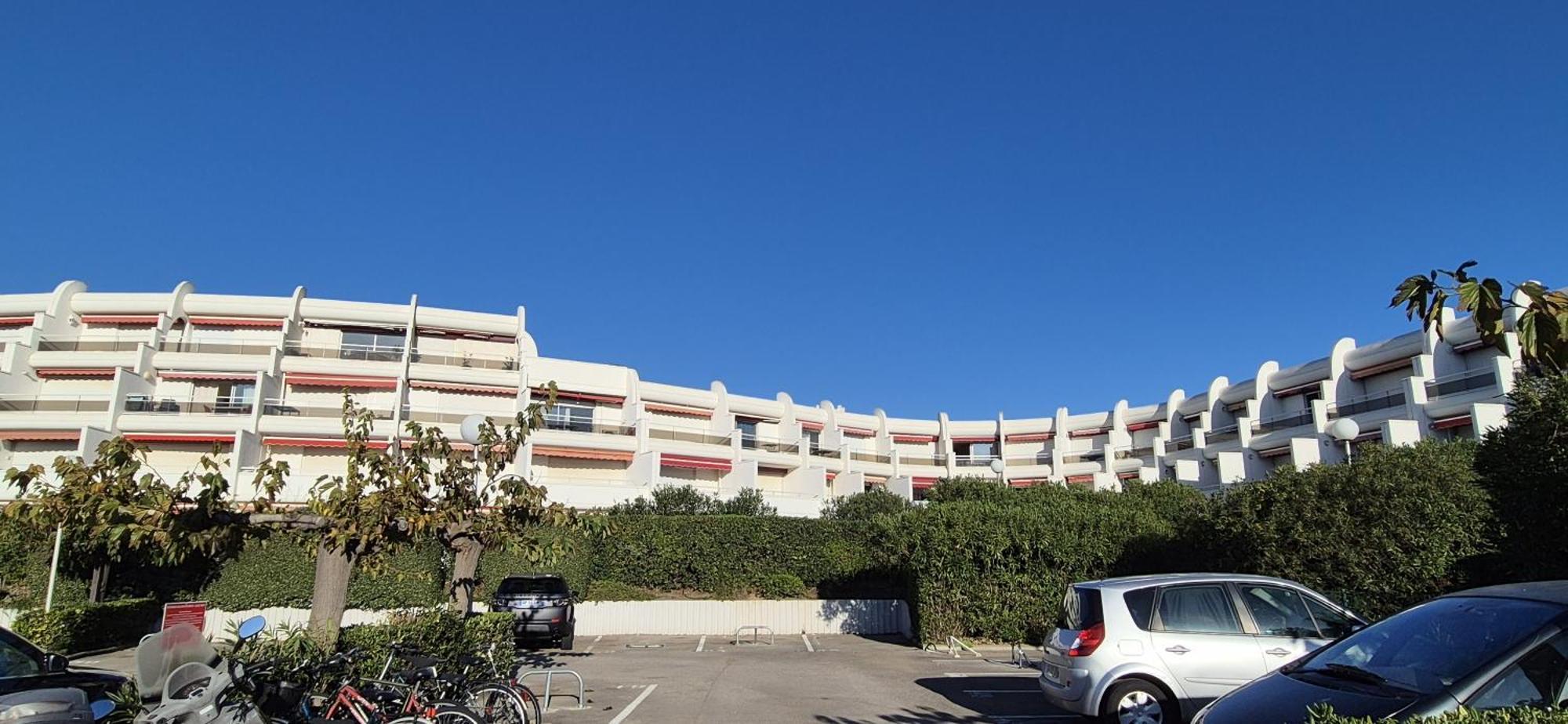 Cosy ,2pers, Cosy Douillet, 3mn * La Grande-Motte